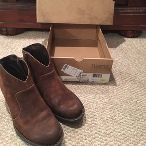 Born Michel Boot Size 6.5